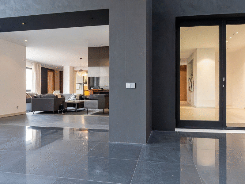 Expansive Views with Slim Sightlines